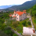 Spacious house with a beautiful garden in Kavach, house near the sea Montenegro