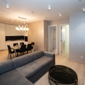 Zu verkaufen Luxuswohnung in Budva, Frontlinie
Fläche der Wohnung 89m2 + 30m2 Grünfläche.