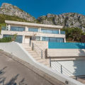 Zu verkaufen schöne Villa mit Panoramablick auf das Meer in Blizikuci/Tudorovici
Villa 1
Fläche der Villa 304m2 und auf dem Grundstück 561m2.
