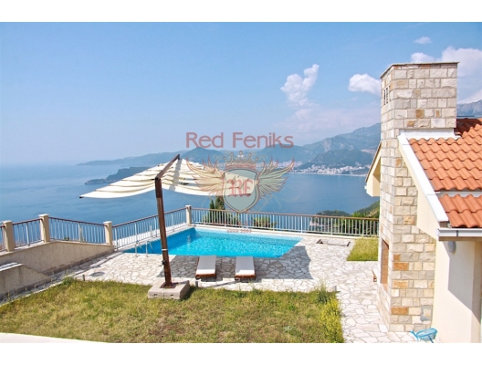 For sale the villa is located in gated community positioned above Sveti Stefan island in place surrounded by olive groves.