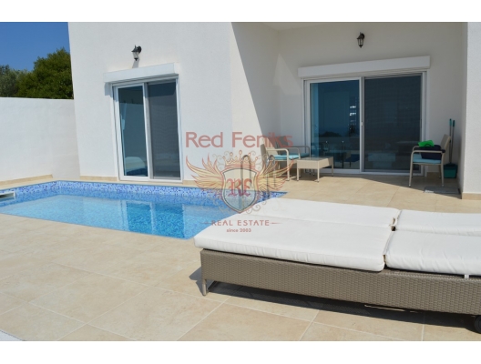 Villa mit Pool und Meerblick in der Nähe von Budva, Siedlung Krimovica, Haus mit Meerblick zum Verkauf in Montenegro, Haus in Montenegro kaufen