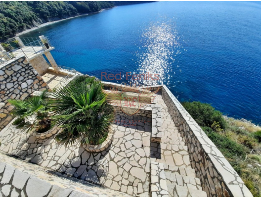 Tolle Villa mit eigenem Strand, Haus mit Meerblick zum Verkauf in Montenegro, Haus in Montenegro kaufen