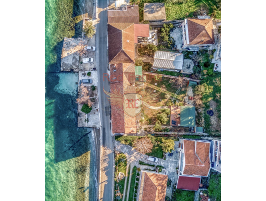 Steinhaus in erster Meereslinie in Prcanj, Haus mit Meerblick zum Verkauf in Montenegro, Haus in Montenegro kaufen
