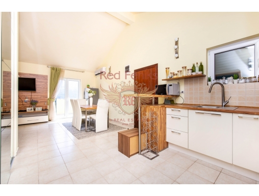 Spacious apartment with sea view Djenovici, apartments in Montenegro, apartments with high rental potential in Montenegro buy, apartments in Montenegro buy