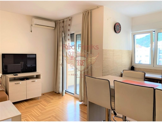 Apartment in a new modern house in the center of Budva.