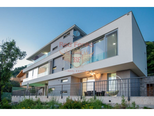 For sale 

Beautiful villa with sea view in Kavac

Villa area 255m2 Plot area 469m2

The plot has parking, a swimming pool with panoramic views of the bay and the airport.