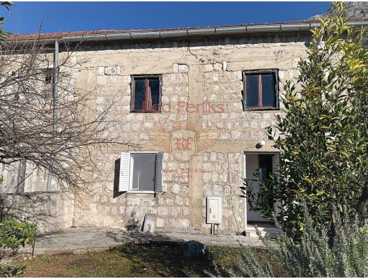 House in Risan overlooking the sea for restoration, Montenegro real estate, property in Montenegro, Kotor-Bay house sale