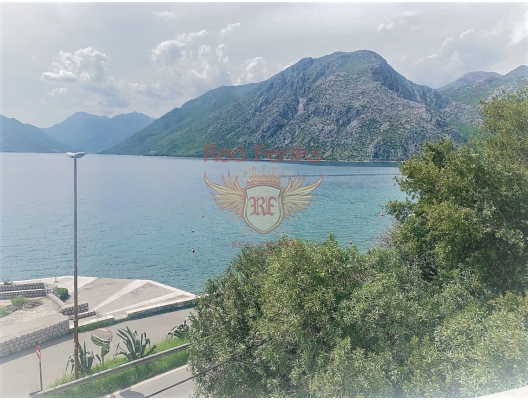 Onebedroom apartment with a sea view in Boka Bay, Montenegro real estate, property in Montenegro, flats in Kotor-Bay, apartments in Kotor-Bay