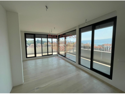 Luxury penthouse 100 meters from the sea in Tivat, apartments in Montenegro, apartments with high rental potential in Montenegro buy, apartments in Montenegro buy