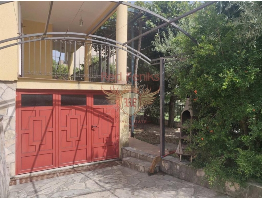 Great house in Djenovici, 100 meters from the sea, buy home in Montenegro, buy villa in Herceg Novi, villa near the sea Baosici