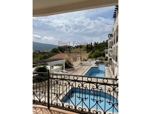 For sale three-room apartment with a total area of 100m2,
consisting of a spacious living room combined with a kitchen,
two bedrooms and two bathrooms.