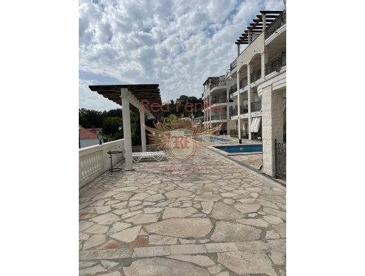 Spacious apartment in a complex with swimming pool Djenovici, sea view apartment for sale in Montenegro, buy apartment in Baosici, house in Herceg Novi buy