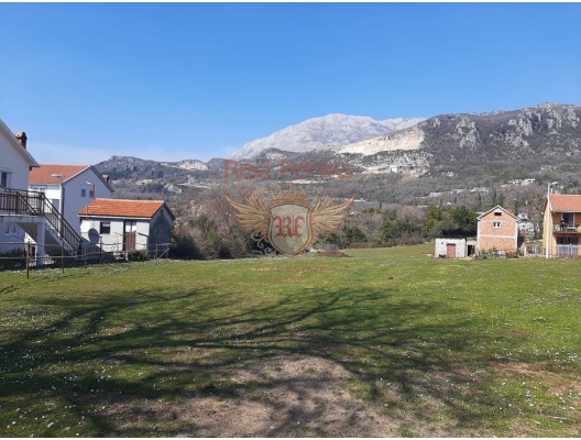 For sale a flat plot in the village of Podi, 2000m2
From the first floor there is a partial sea view and a
beautiful view of the mountains from the second floor there is a full sea view.