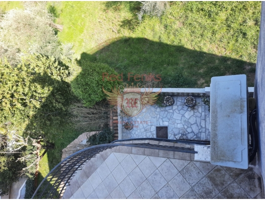 Spacious house with sea views in Stoliv, Dobrota house buy, buy house in Montenegro, sea view house for sale in Montenegro