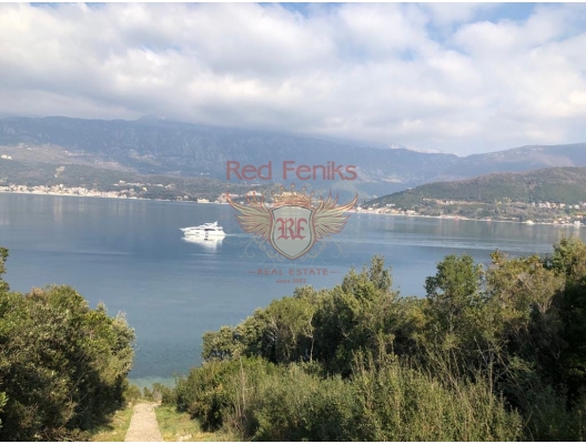 Land for sale 2088 m2 with panoramic views of the Bay of Kotor.