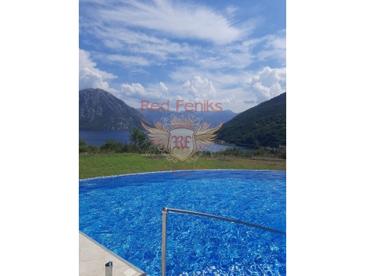 Two bedroom apartment in a complex with a pool on the beachfront, sea view apartment for sale in Montenegro, buy apartment in Dobrota, house in Kotor-Bay buy