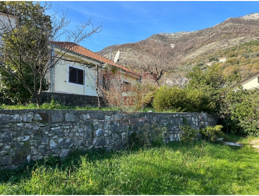 Ugodna jednospratna kuća na mirnoj lokaciji, Kamenari, kuća blizu mora Crna Gora, kuća Crna Gora prodaja, kuća Crna Gora