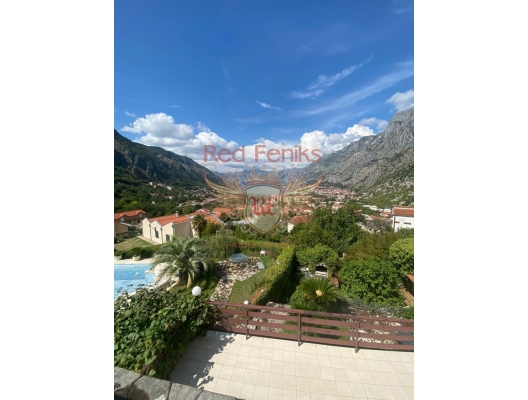 For sale house with beautiful sea view in Kotor
House area is 450m2 and area of the plot is 1800m2.