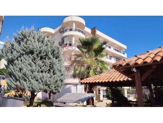 For sale flat + garage parking space in a gated luxury complex with swimming pool, gazebo with rostile, playground and stunning views from the whole complex to the Adriatic Sea
Flat of 102 m2 + parking space in garage.