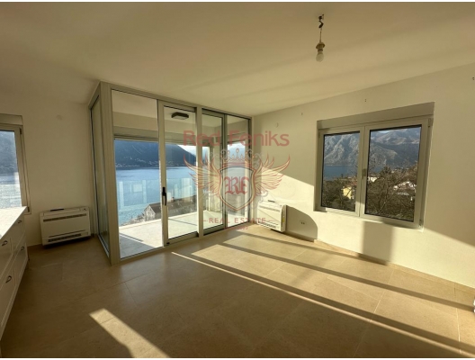 Apartment for sale - penthouse with two bedrooms 80 m2 and a terrace of 150 m2 in a new house.