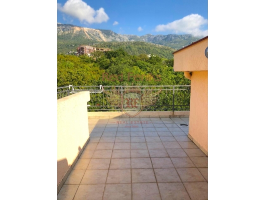 Dvosoban stan u Bečićima sa pogledom na planinu., Nekretnine u Crnoj Gori, prodaja nekretnina u Crnoj Gori, stanovi u Region Budva