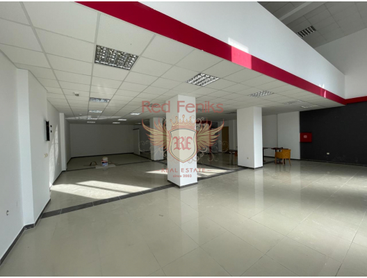 For sale in the center of Herceg Novi, commercial premises
1st floor - 543 m2
2nd floor 339 m2
4 parking spaces
The renovation was completed at the end of last year
The premises are perfect for a grocery store or an office center.