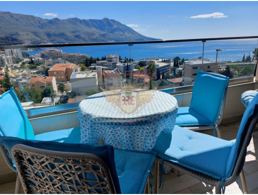 Prodaje se jednosoban stan u Bečićima sa panoramskim pogledom na more.