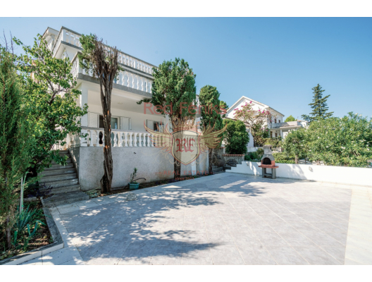 Seafront Property for Sale in Krašići, house near the sea Montenegro